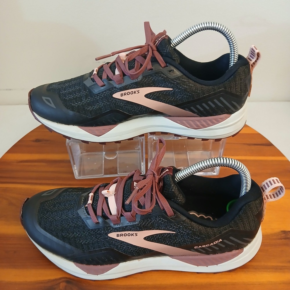 Brooks Cascadia 15 Womens 8 Black Pink Running Shoes Sneakers 1203311B087